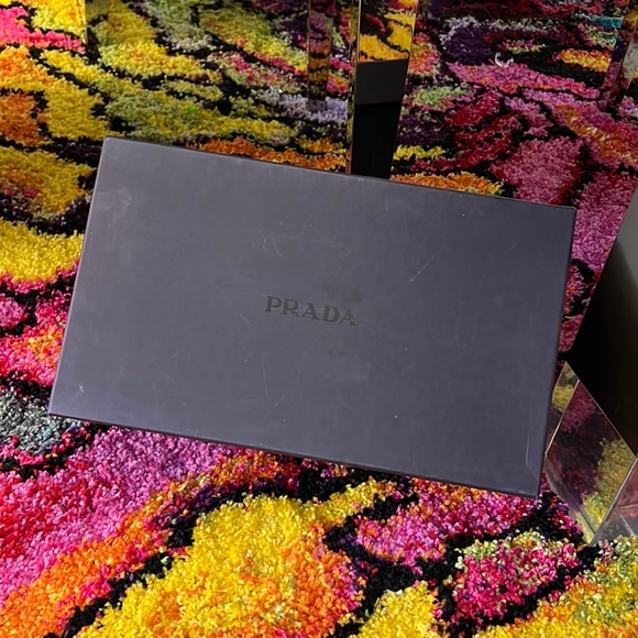 Literally worn one time… MENS PRADA SAFFIANO RED LEATHER SHOES! SIZE 12 - Picture 3 of 16